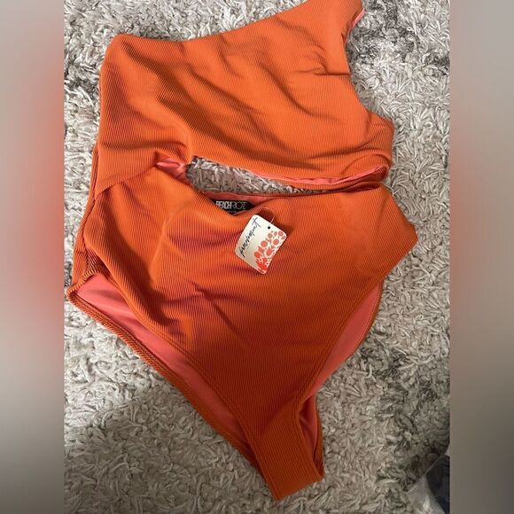 NEW FREE PEOPLE BEACH RIOT CELINE ONE PIECE - Picture 2 of 2